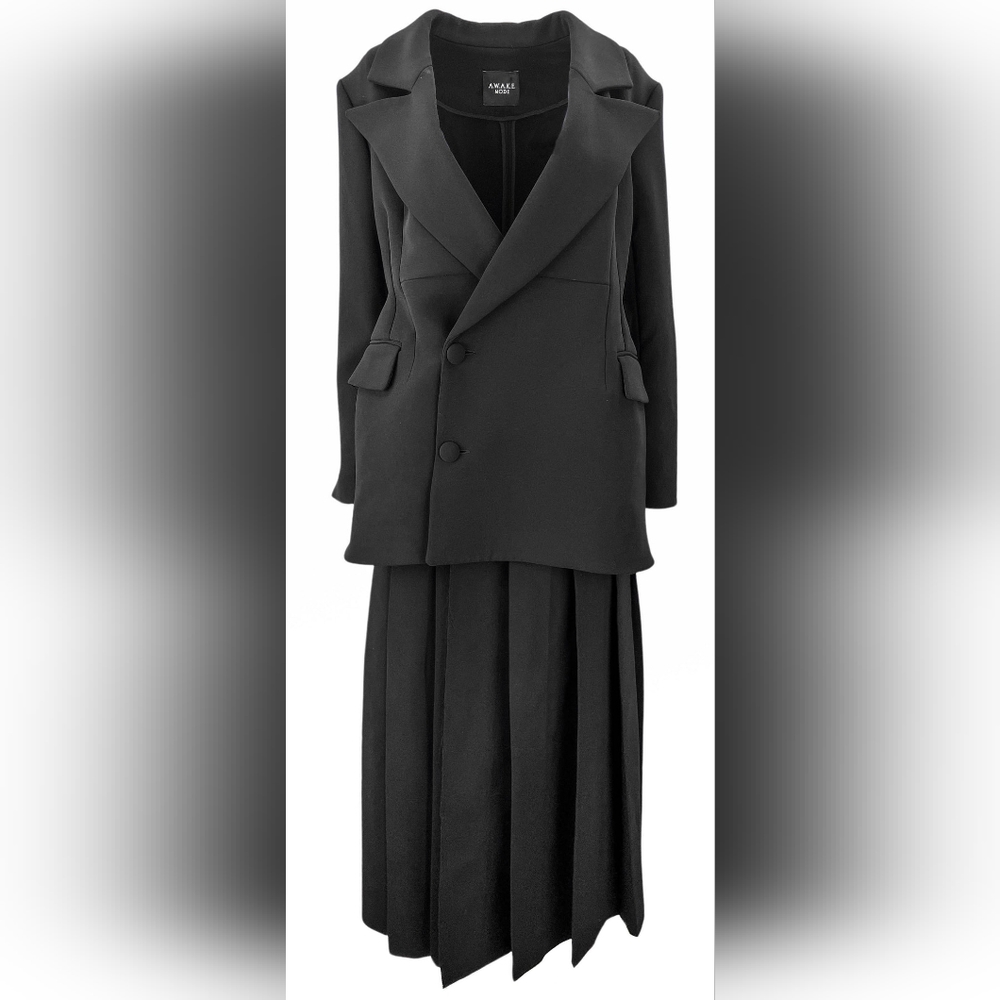 Worn once $2995 Awake Mode jacket with detachable pleated bottom